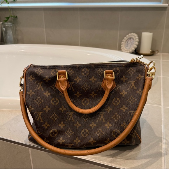 LV Boho Monogram - Picture 4 of 8